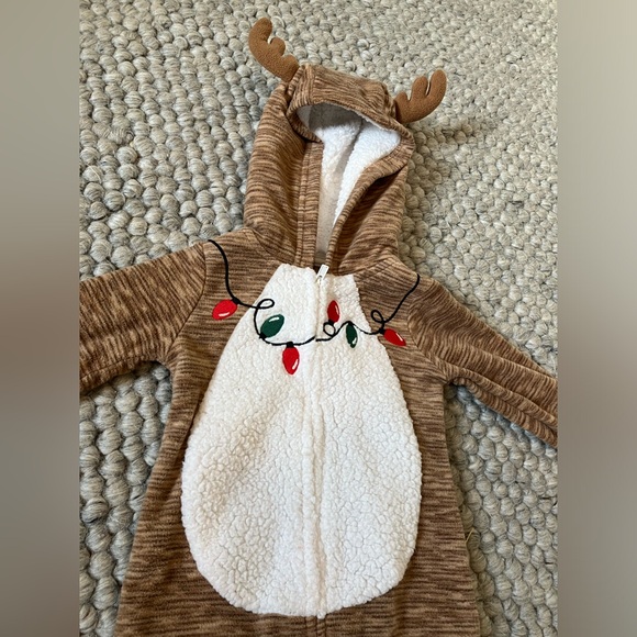 🦌 Carter’s Reindeer Zip Up Fleece Coverall - 12 Month 🦌 - Picture 2 of 4